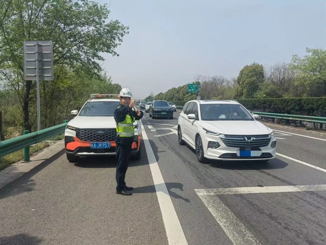 1744014083804818.jpg 02.jpg